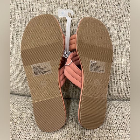 Shade & Shore (Target) Criss Cross Sandal - Picture 3 of 6